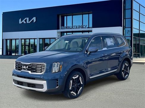 New 2025 Kia Telluride S image 8