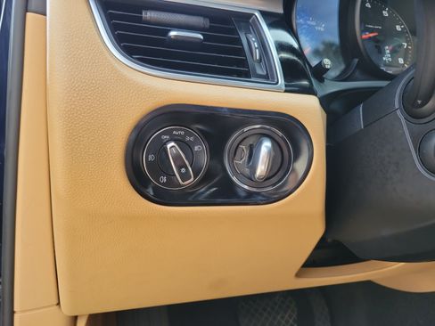 Used 2017 Porsche Macan AWD/4WD image 24