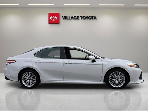 Certified 2020 Toyota Camry XLE image 6