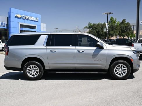 Used 2024 Chevrolet Suburban LT AWD/4WD image 3