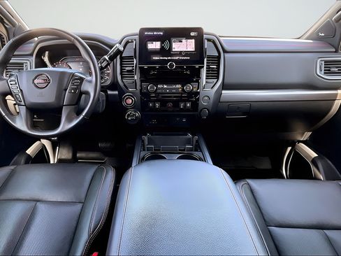 Used 2024 Nissan Titan PRO-4X w/ Pro-4x Convenience Package AWD/4WD image 7