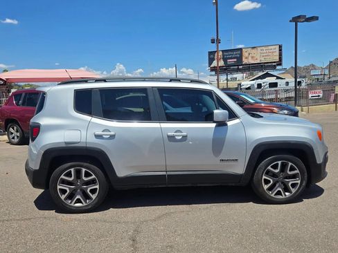 Used 2015 Jeep Renegade Latitude w/ Popular Equipment Group FWD image 4