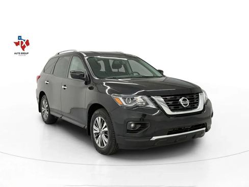 Used 2020 Nissan Pathfinder SV image 1