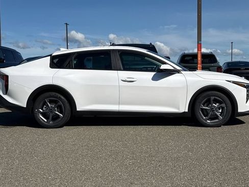 New 2026 Kia K4 FWD image 3