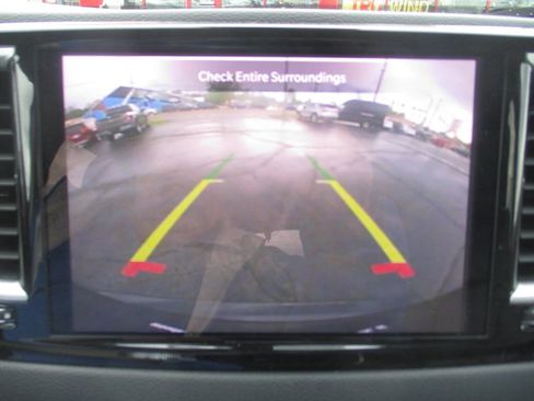 Used 2023 Chrysler Pacifica Touring-L FWD image 31
