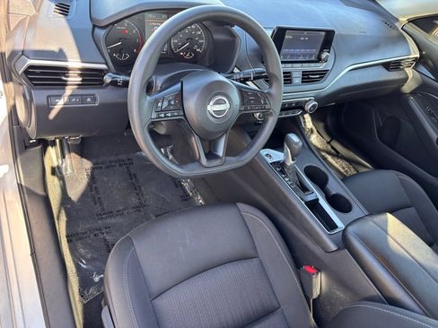 Used 2024 Nissan Altima 2.5 S FWD image 17