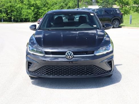 Used 2025 Volkswagen Jetta Sport FWD image 3