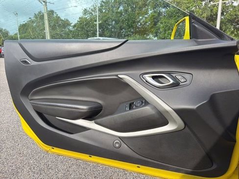 Used 2017 Chevrolet Camaro SS RWD image 10