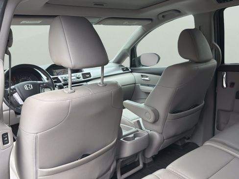 Used 2014 Honda Odyssey Touring Elite image 26