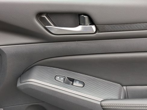 New 2025 Nissan Altima 2.5 SV image 30