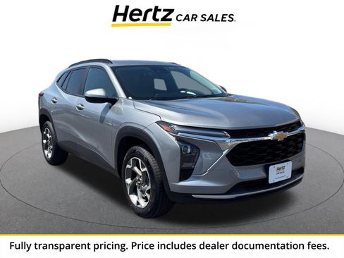 Used 2025 Chevrolet Trax LT FWD image 1
