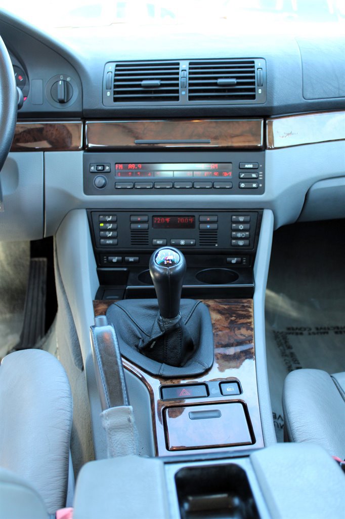 Used 2000 BMW 540i Sedan RWD image 12