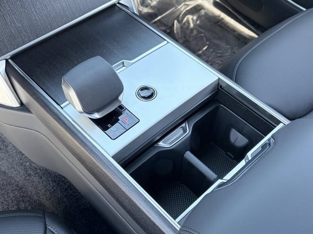New 2026 Land Rover Range Rover Long Wheelbase SE AWD/4WD image 9