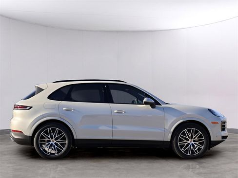 New 2026 Porsche Cayenne image 9