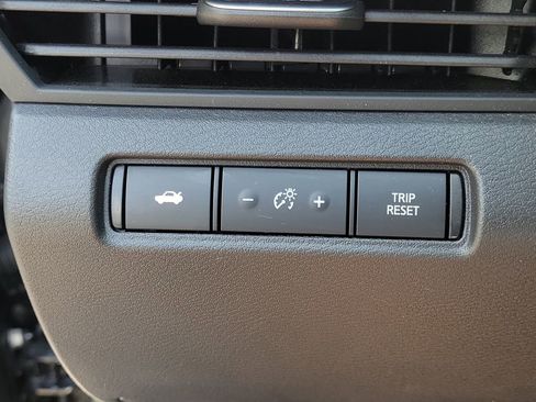 Used 2025 Nissan Altima 2.5 SV FWD image 30