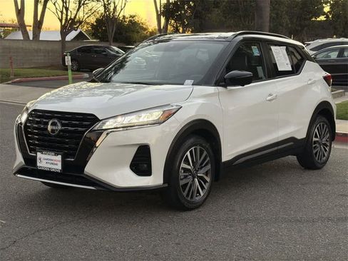 Used 2023 Nissan Kicks SR w/ SR Premium Package image 8