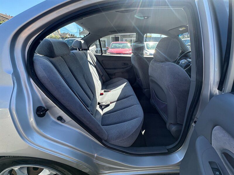 Used 2005 Hyundai Elantra GLS FWD image 17