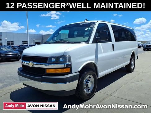 Used 2018 Chevrolet Express 3500 LT w/ LT Preferred Equipment Group RWD image 4