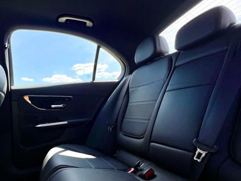 Used 2023 Mercedes-Benz C 300 4MATIC Sedan image 12