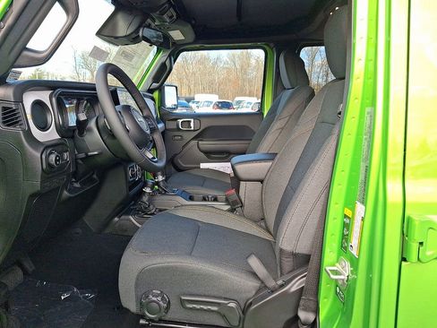 New 2026 Jeep Gladiator Sport image 10