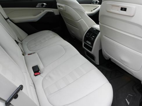 Certified 2022 BMW X5 xDrive45e image 31