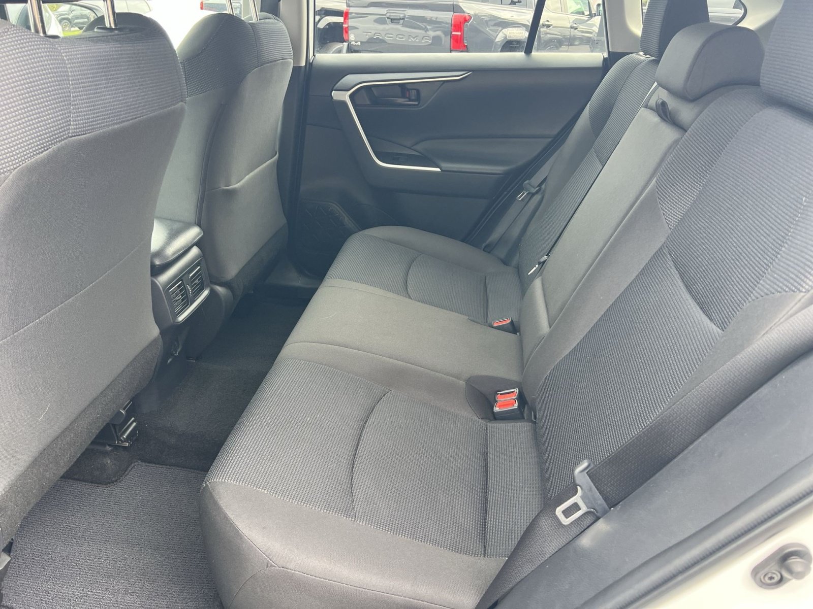 Used 2025 Toyota RAV4 LE AWD/4WD image 25