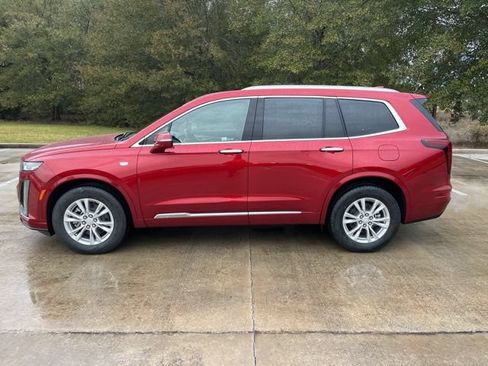 New 2025 Cadillac XT6 Luxury FWD image 2