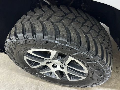 Used 2019 Chevrolet Silverado 1500 LT Trail Boss AWD/4WD image 9