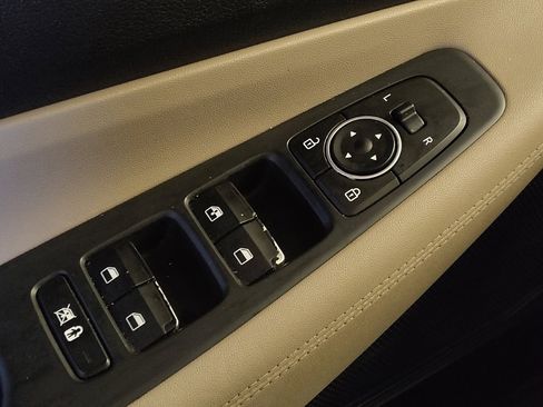 Used 2019 Hyundai Santa Fe SE image 27