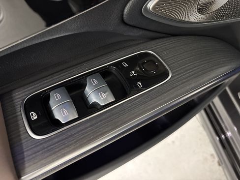 Certified 2023 Mercedes-Benz EQS 580 4MATIC Sedan w/ Exclusive Trim Package image 12
