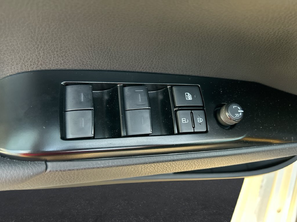 Certified 2025 Toyota Camry SE FWD image 13