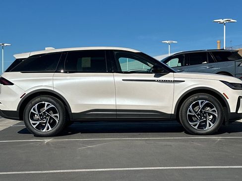 New 2026 Lincoln Nautilus Premier w/ Jet Appearance Package image 2