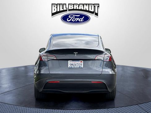 Used 2024 Tesla Model Y 2WD image 4