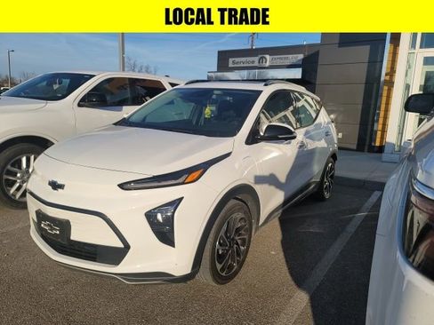 Used 2023 Chevrolet Bolt EUV Premier w/ Sun & Sound Package image 4