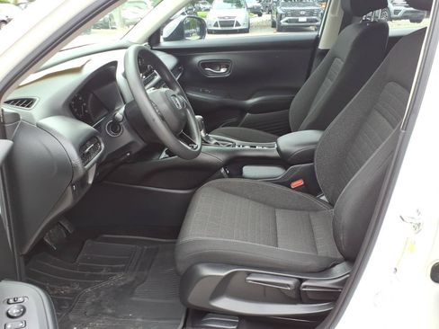 Used 2023 Honda HR-V LX image 11