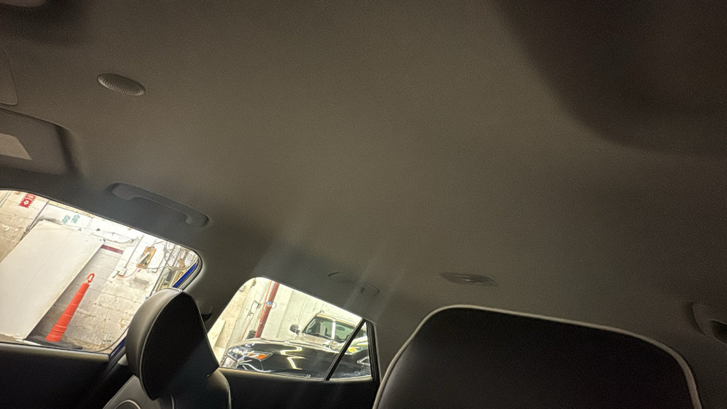 Used 2025 Hyundai Venue Limited FWD image 13