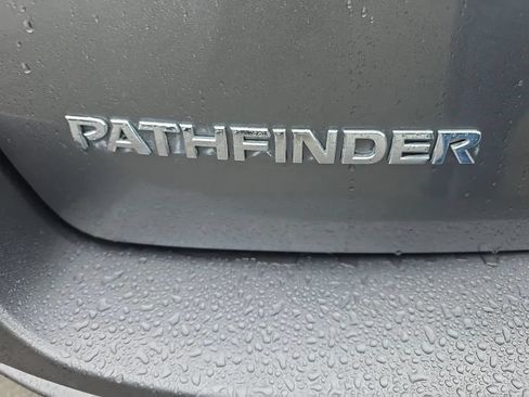 Used 2018 Nissan Pathfinder S AWD/4WD image 16
