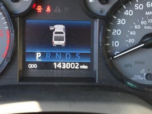 Used 2014 Toyota Tundra SR image 32