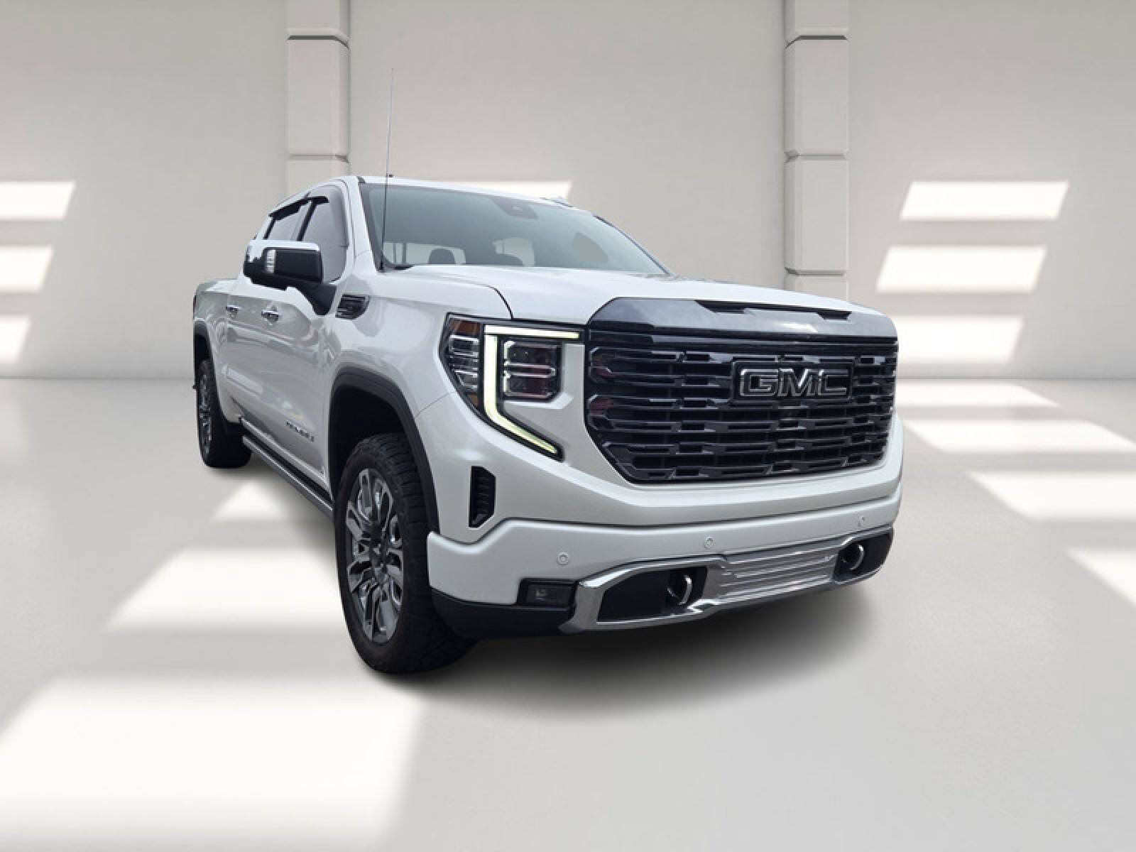 Used 2023 GMC Sierra 1500 Denali Ultimate AWD/4WD image 3