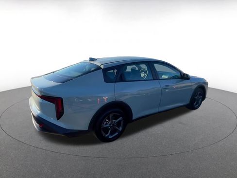 Used 2025 Kia K4 LXS image 15