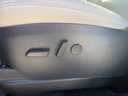 Used 2020 Tesla Model X Long Range image 15