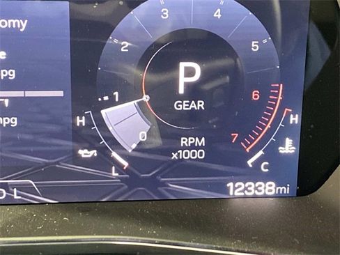 Used 2024 GMC Canyon AT4X image 19