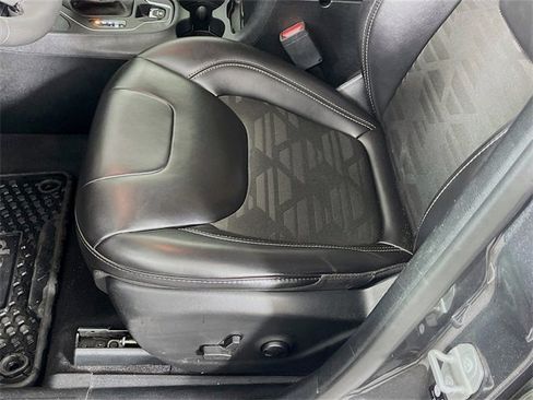 Used 2022 Jeep Cherokee Latitude w/ Trailer Tow Group image 19