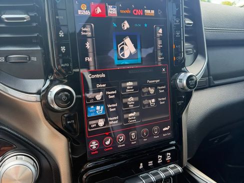 Used 2019 RAM 1500 Laramie AWD/4WD image 21
