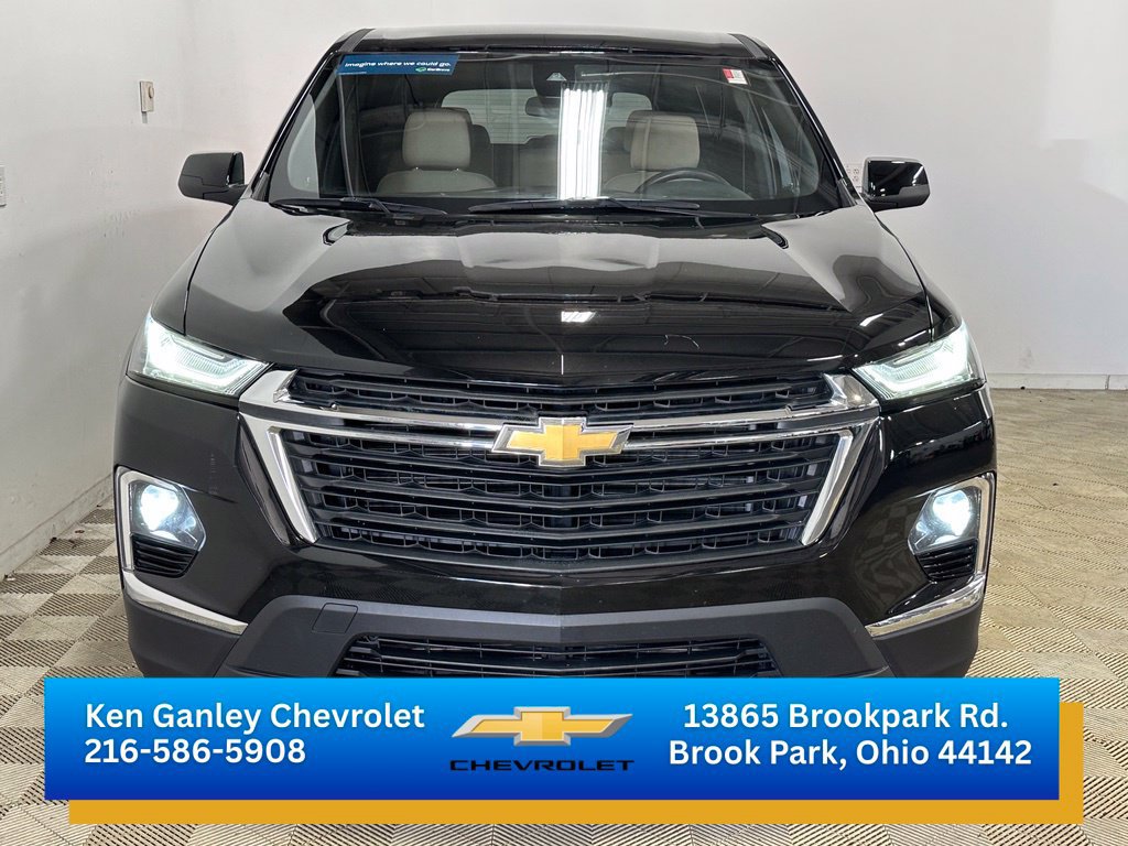 Used 2023 Chevrolet Traverse LS FWD image 2