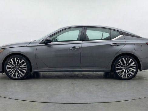 Used 2025 Nissan Altima 2.5 SV image 5