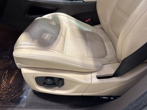 Used 2018 Jaguar F-PACE Prestige image 13