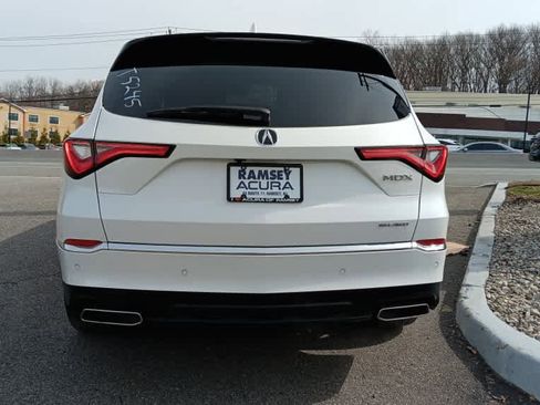 Used 2023 Acura MDX SH-AWD w/ Advance Package image 4