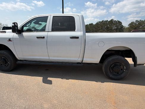 New 2026 RAM 2500 Tradesman AWD/4WD image 11