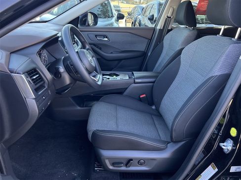 Certified 2023 Nissan Rogue SV image 21